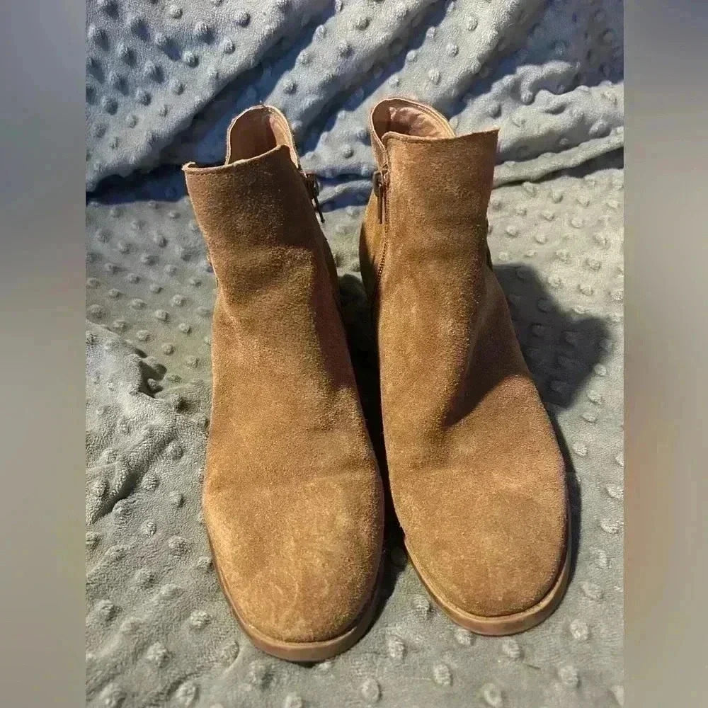 Steve Madden Light Brown/Tan Suede Leather Booties, Size 8.5 - Picture 4 of 6